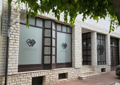 privatna_ordinacija_dentalne_medicine_ines_bazdar_spajic_izlog_djakovo_foto_goinfoweb