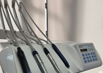 privatna_ordinacija_dentalne_medicine_ines_bazdar_spajic_stomatoloski_instrument_djakovo_foto_goinfoweb